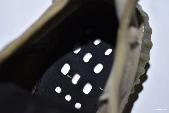 350 Adidas V2 Green Yeezy Dark Boost DA9572 1110